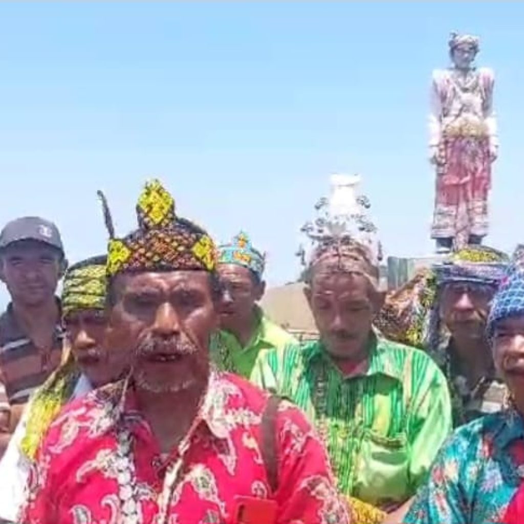 Warga NTT tolak Gibran jadi cawapres dengan menggelar ritual ini.