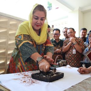 Resmikan Sentra Batik di Malon, Mbak Ita Ingin Batik Warna Alam Jadi Ikon Khas Kota Semarang