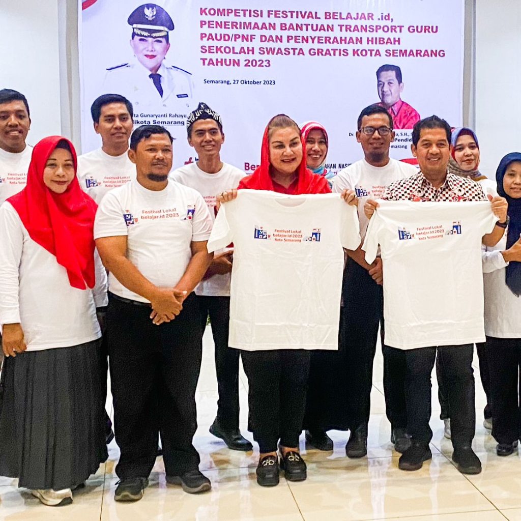 Wali Kota Semarang, Hevearita Gunaryanti Rahayu saat menghadiri kegiatan Festival Belajar.id dan penyerahan Hibah Sekolah Swasta Gratis di Gedung Dewa Ruci Pedurungan Semarang, Jumat (27/10/2023).