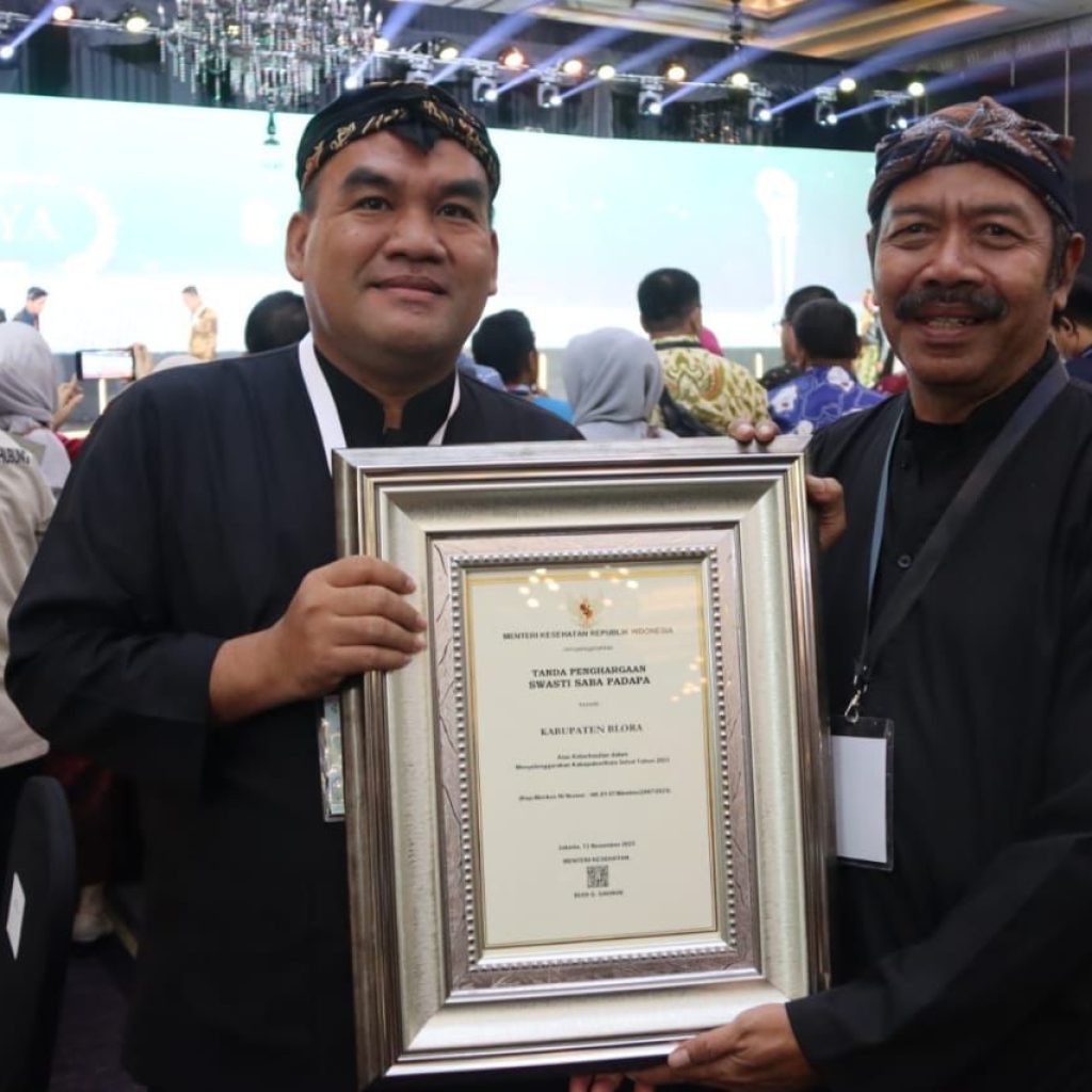 Raih Predikat Kabupaten Sehat, Blora Terima Penghargaan Swasti Saba Padapa Dari Kemenkes. Foto: Istimewa