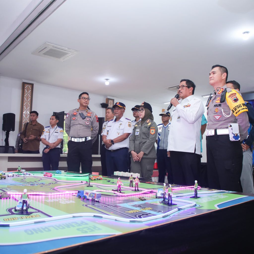 TUTURPEDIA - Pantau Arus Mudik Nataru di Jateng, Pj Gub : Terpantau Lancar