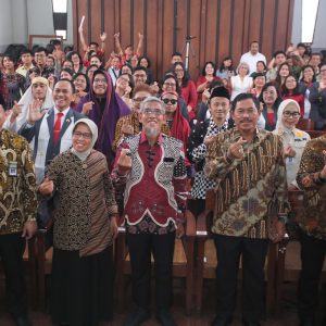 Kunjungi Keuskupan Agung Semarang dan GKI Gereformeerd, Pj Gubernur Jateng Sampaikan Pesan Kasih dan Toleransi