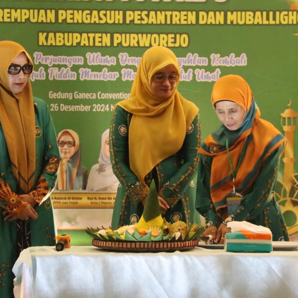 TUTURPEDIA - Hadiri Harlah JPPPM di Purworejo, Nawal Yasin Ingatkan Wanita untuk Berjuang