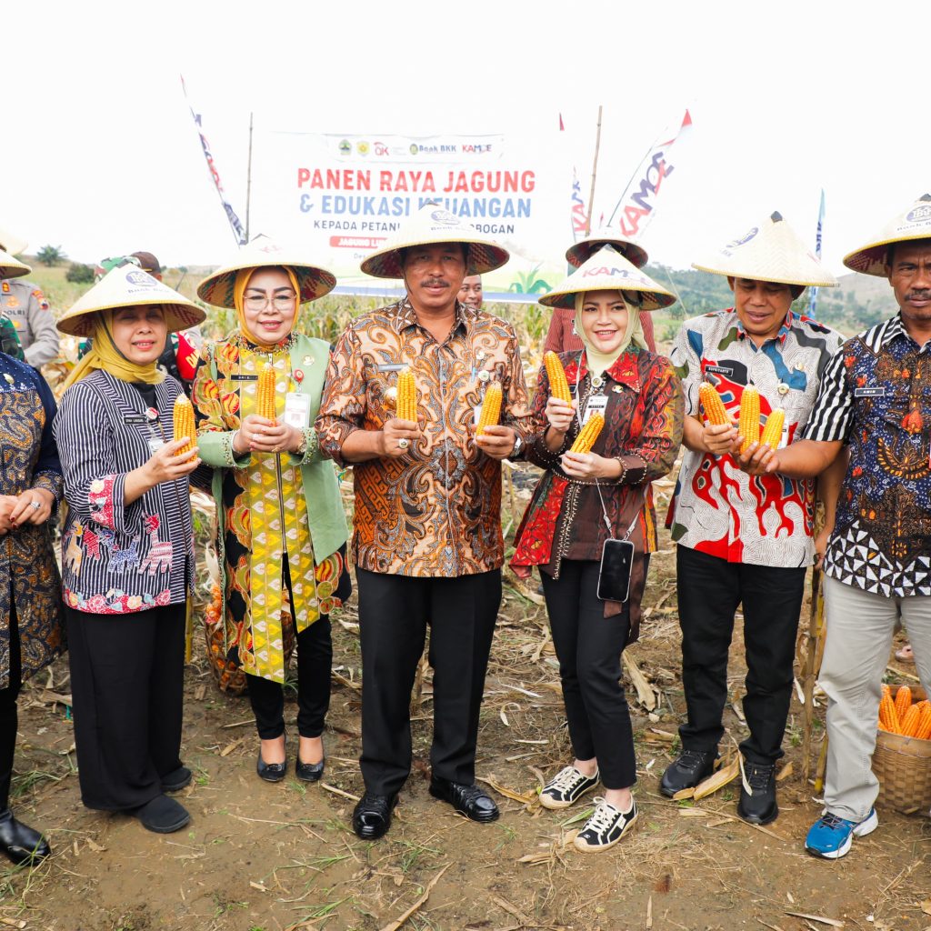 Pj Gubernur Jateng : Panen Jagung di Grobogan Dorong Swasembada Pangan