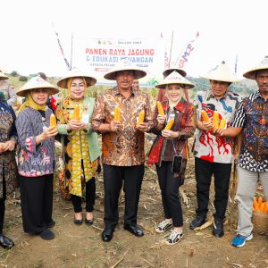 Pj Gubernur Jateng : Panen Jagung di Grobogan Dorong Swasembada Pangan