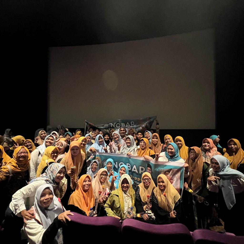 TUTURPEDIA - Nonton Bareng '1 Imam 2 Makmum', Gus Yasin Bagikan Pesan Kesetiaan