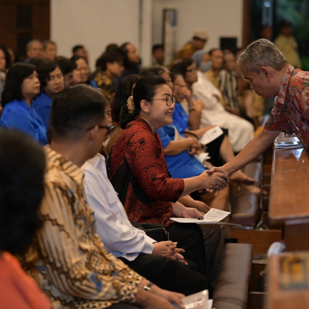 TUTURPEDIA - Agustina, Wali Kota Semarang Dukung YB Mangunwijaya Jadi Pahlawan Nasional