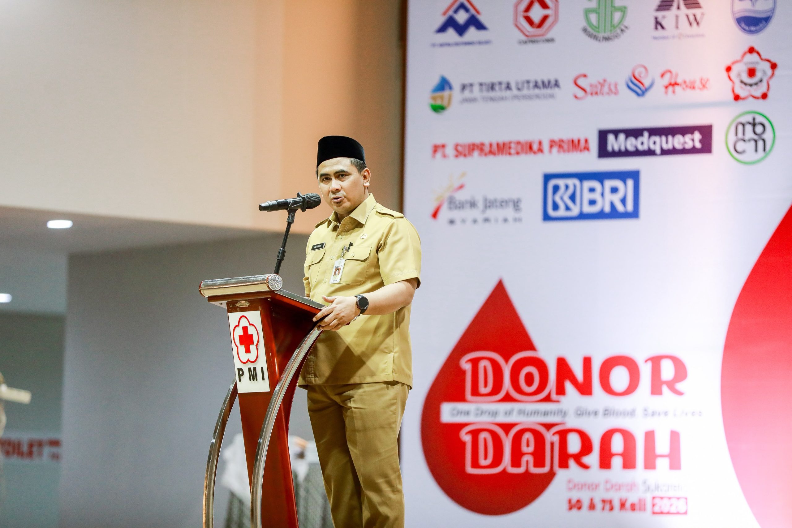 TUTURPEDIA - Penghargaan Donor Darah Jawa Tengah, Wagub Taj Yasin Dorong Jateng jadi Destinasi Medical Tourism, PMI Pastikan Stok Darah Aman