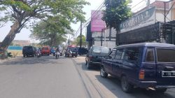 TUTURPEDIA - Antrean Truk BBM Subsidi Mengular di Blora, Sopir Minta Pemerintah Turun Tangan: “Jangan Sampai Kota Ikut Mengantre”