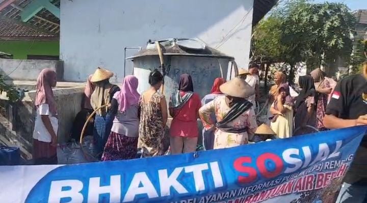 TUTURPEDIA - Setetes Air, Sejuta Harapan: LP3 Rembang Turun Langsung Bantu Warga Terdampak Kekeringan di Pancur