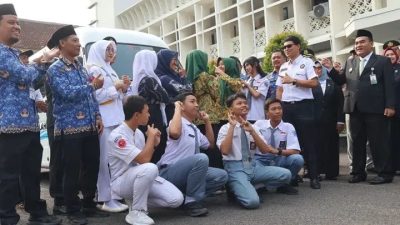 TUTURPEDIA - Pemkab Blora Luncurkan Bus Sekolah Gratis Rute Gagakan–Blora, Pelajar Tak Perlu Khawatir Biaya Transportasi