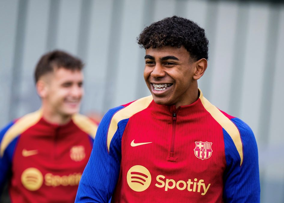 PSG hendak memboyong Lamine Yamal dari Barcelona. Foto: x.com/FCBarcelona