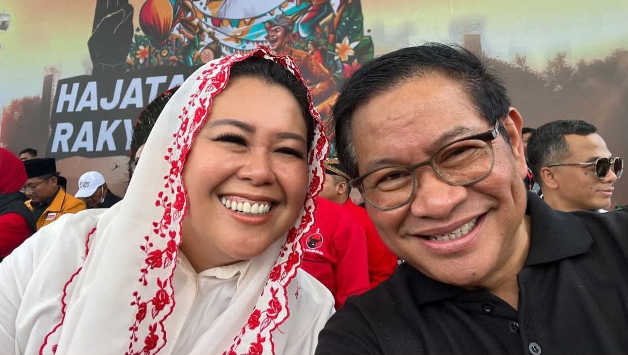 Yenny Wahid kritik sikap dan gimmick Gibran di debat cawapres 2024. Foto: Instagram Stories instagram.com/pramonoanungw