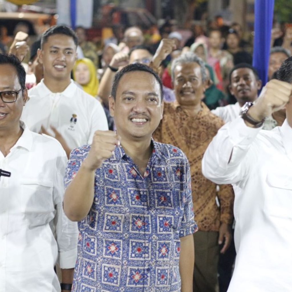 Pasangan calon di Pilwakot Semarang 2024, Yoyok Sukawi-Joko Santoso dan Ketua DPD Gerindra Jateng, Sudaryono. Foto: Dok. Yok Joss