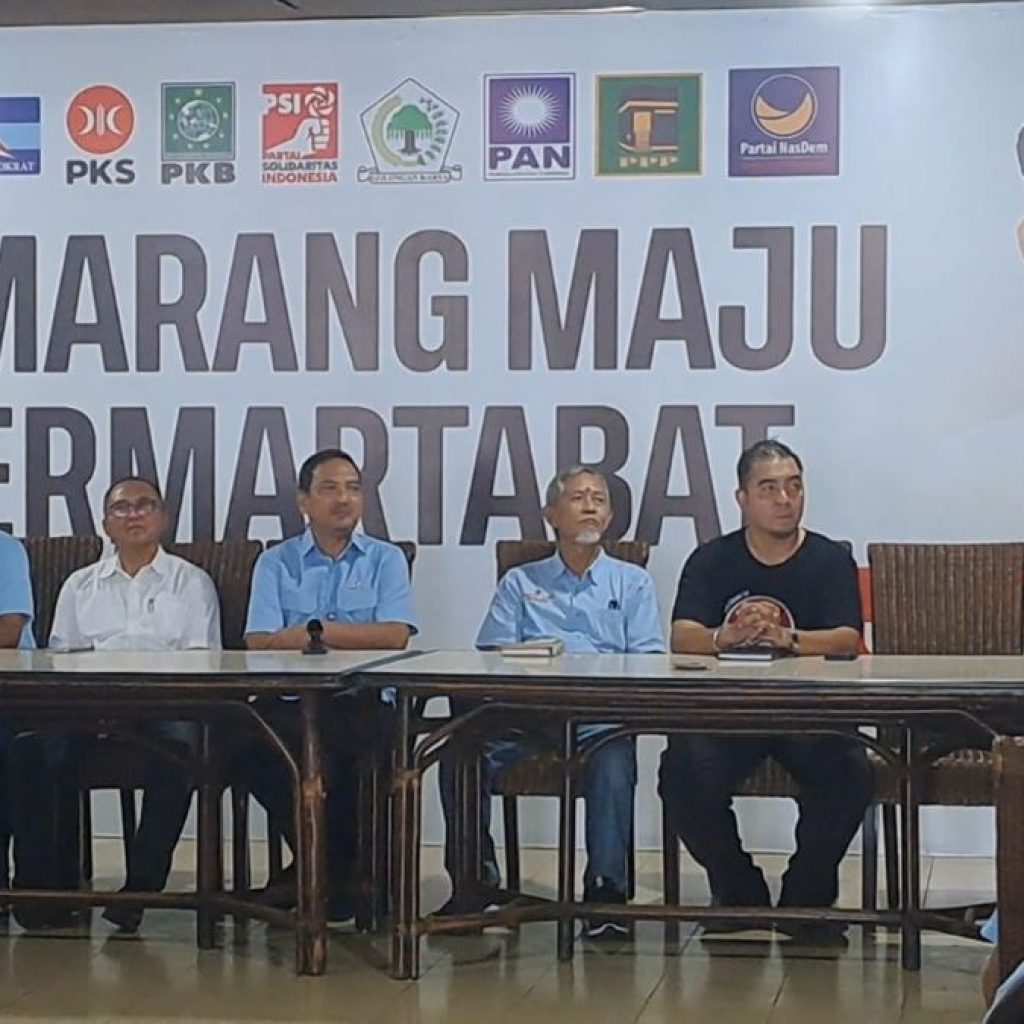 Deklarasi dukungan relawan Semarang Sukses (SS) ke paslon nomor urut 2 Yoyok Sukawi-Joko Santoso (Yoyok-Joss). Foto: Dok. Yok Joss