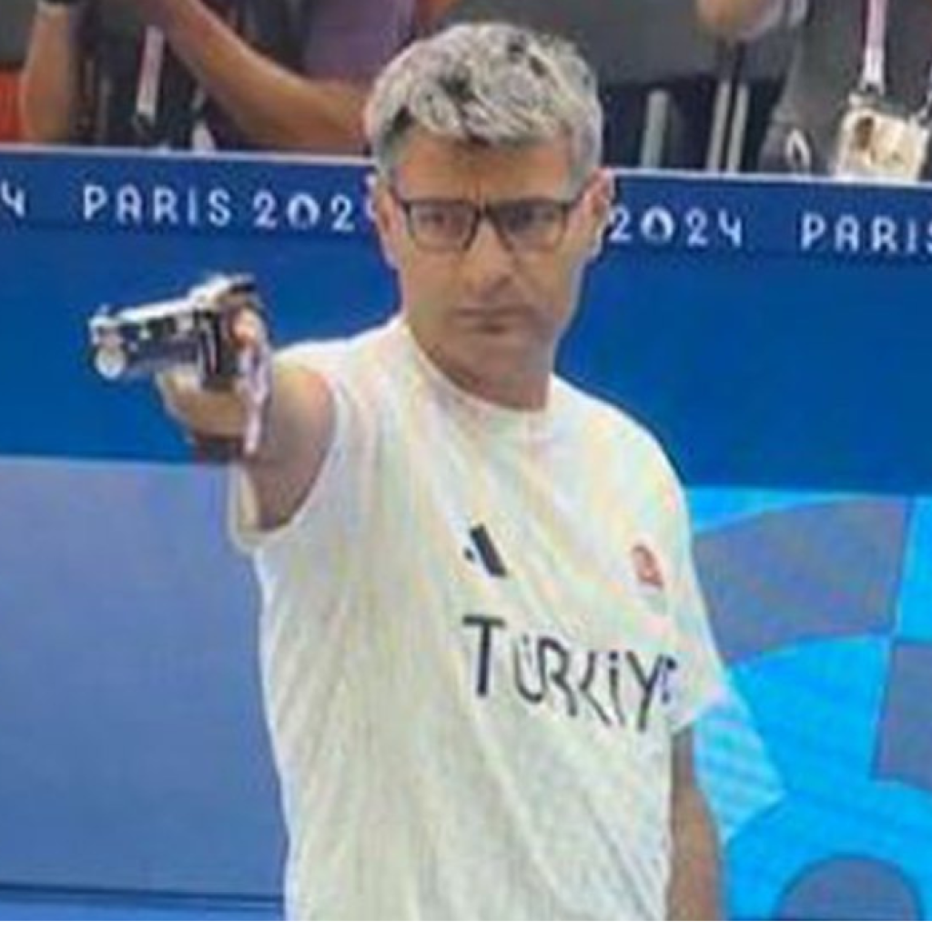 Profil Yusuf Dikec selaku atlet menembak di Olimpiade Paris 2024. Foto: x.com/Olympics