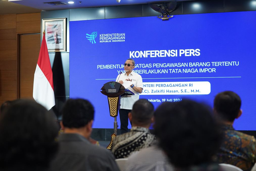 Mendag Zulkifli Hasan resmi membentuk satgas barang impor ilegal. Foto: Laman Kemendag