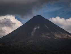 Nekat Mendaki, Belasan Pendaki Gunung Dukono Halmahera Nyaris Dihantam Abu Vulkanik