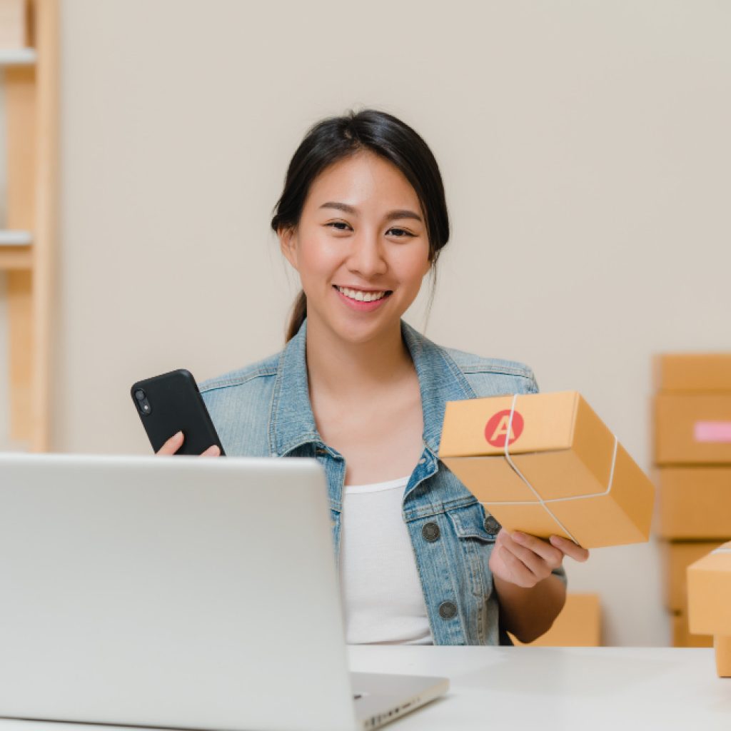 Cek lima alasan kenapa affiliate e-commerce sudah kehilangan daya tariknya. Foto: freepik.com/tirachardz