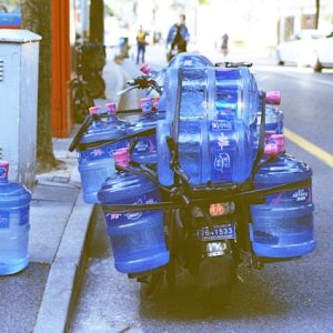 Hati-hati Beli Air Minum Isi Ulang, Ternyata Ada Risikonya untuk Kesehatan!