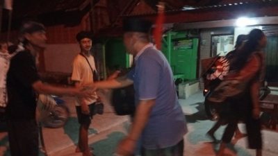 TUTURPEDIA - Warga Blora Sambut Sedulur Sikep yang sedang Lakukan Aksi Jalan Kaki Menuju Ploso Kediren 