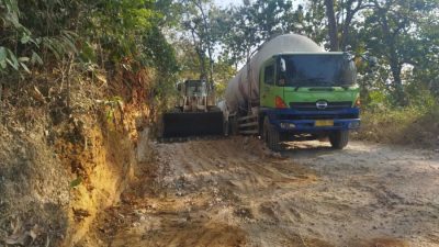 TUTURPEDIA - Warga Harap Pemkab Blora dan Rembang Atasi Dampak Lingkungan serta Infrastruktur akibat Aktivitas PT KRI 