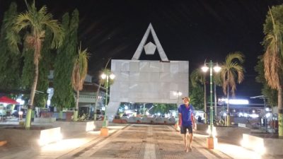 TUTURPEDIA - Senangnya Warga, Alun-alun Kabupaten Blora Bersolek