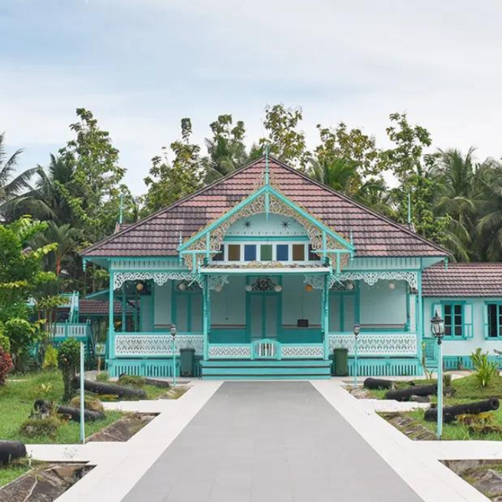 Rekomendasi wisata sejarah keraton istana Melayu di Kalimantan Barat. Foto: kemenparekraf.go.id