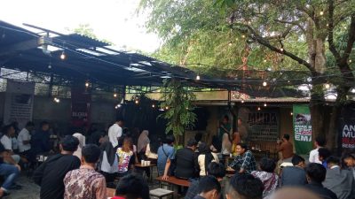 TUTURPEDIA - Ngopi Bareng Muda Sesarengan, Arief Rohman Terima Banyak Ide untuk Bangun Blora Berkelanjutan 