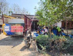 Dampak Kekeringan, APINDO Kabupaten Blora Beri Puluhan Ribu Liter Air Bersih