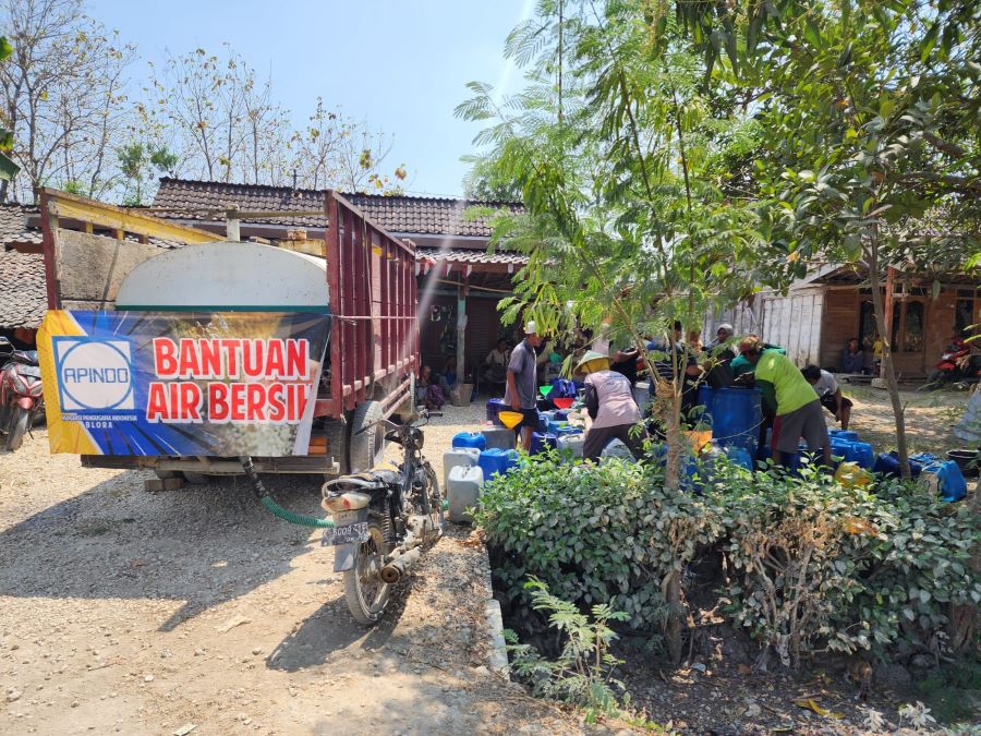 APINDO Kabupaten Blora salurkan bantuan air bersih. Foto: Istimewa
