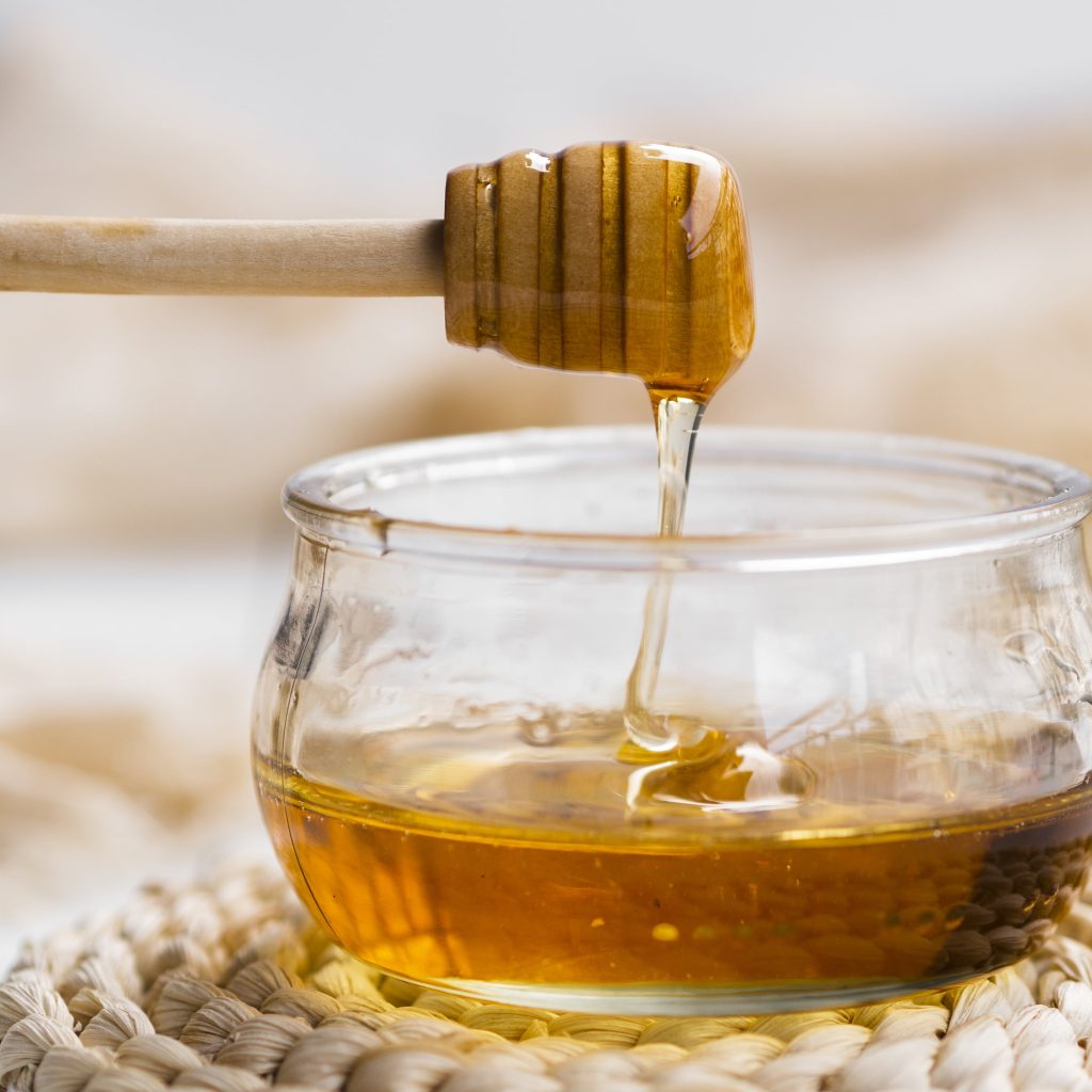 Bukan hanya redakan batuk, madu juga punya deretan manfaat lainnya. FOTO: Freepik.com/freepik