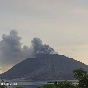 Pasca Erupsi Gunung Ruang, 47 Rute Penerbangan di Bandara Sam Ratulangi Tertunda