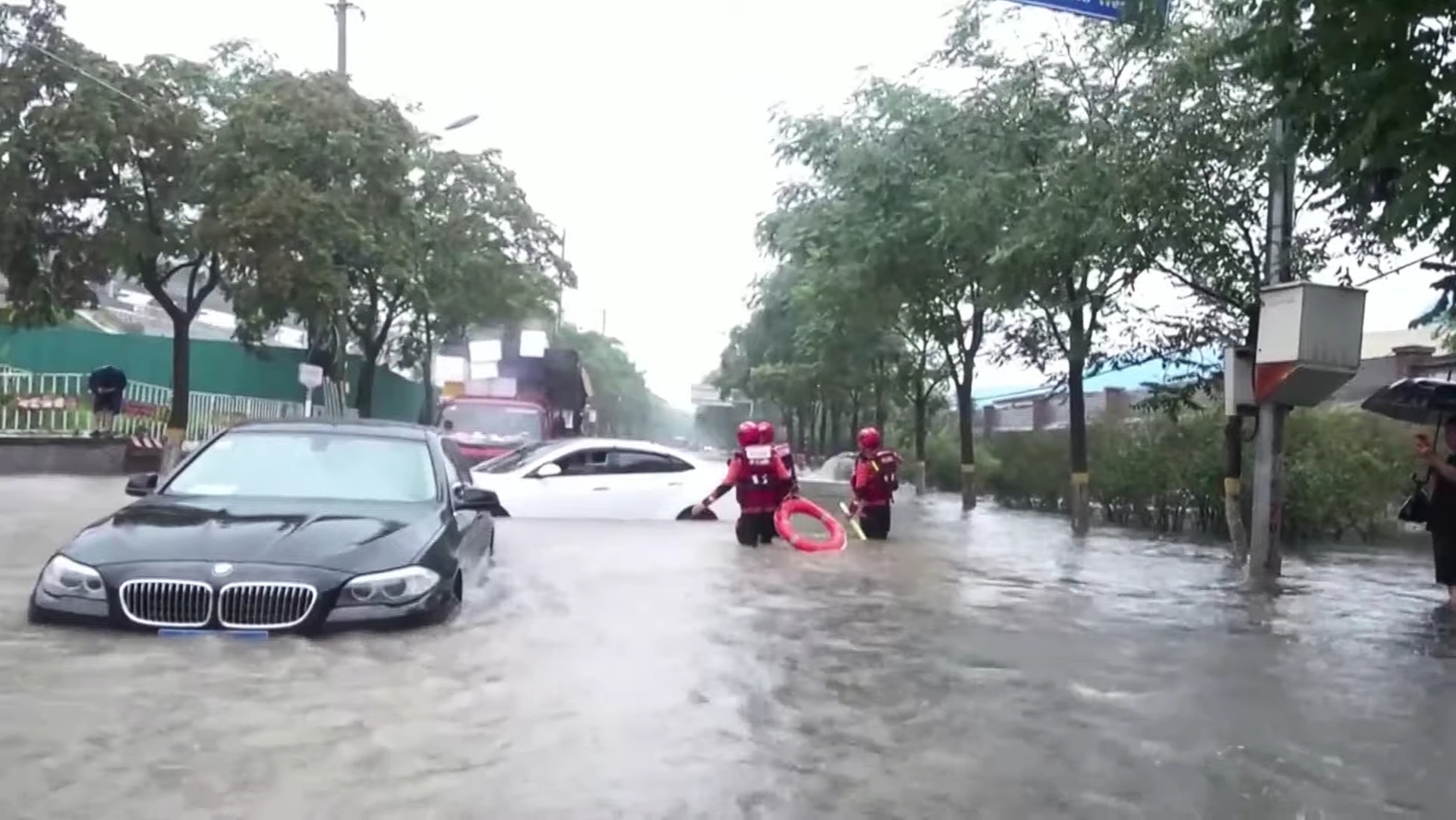 Banjir bandang yang menerjang Hebei, China 4 Agustus 2023. (Foto: Tangkapan layar Youtube CNA)