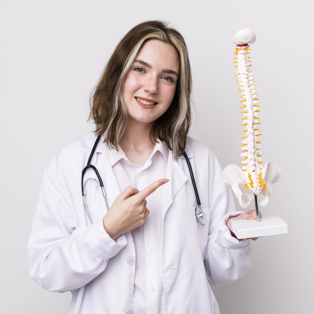 Mengenal penyakit osteoporosis yang seringkali tak bergejala. FOTO: Freepik.com/kues1