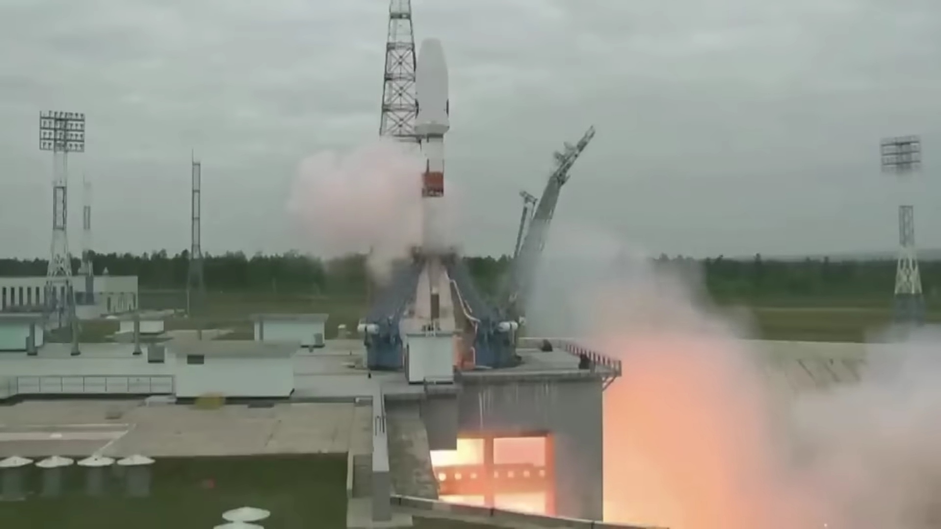 Penampakan Luna-25 milik Rusia yang hendak diluncurkan. (Foto: Tangkapan layar Youtube TheSpaceBucket)