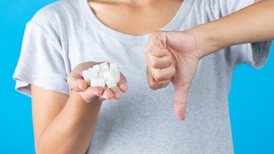 Alasan gula tidak baik dikonsumsi dan risiko yang akan terjadi. FOTO: Freepik.com/jcomp