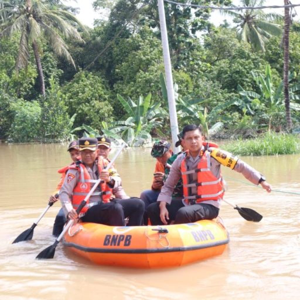 TUTURPEDIA - Banjir di Baturaja Sebabkan Ribuan Rumah Terendam, Bantuan Mulai Disalurkan 