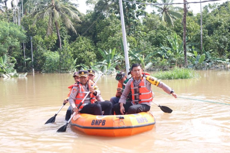 TUTURPEDIA - Banjir di Baturaja Sebabkan Ribuan Rumah Terendam, Bantuan Mulai Disalurkan 