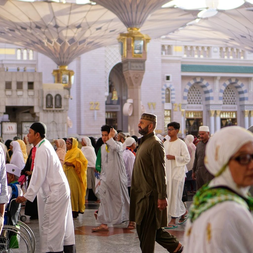 Arab Saudi Dilanda Cuaca Panas, Ahli: Jemaah Haji Harus Banyak Minum Air Putih