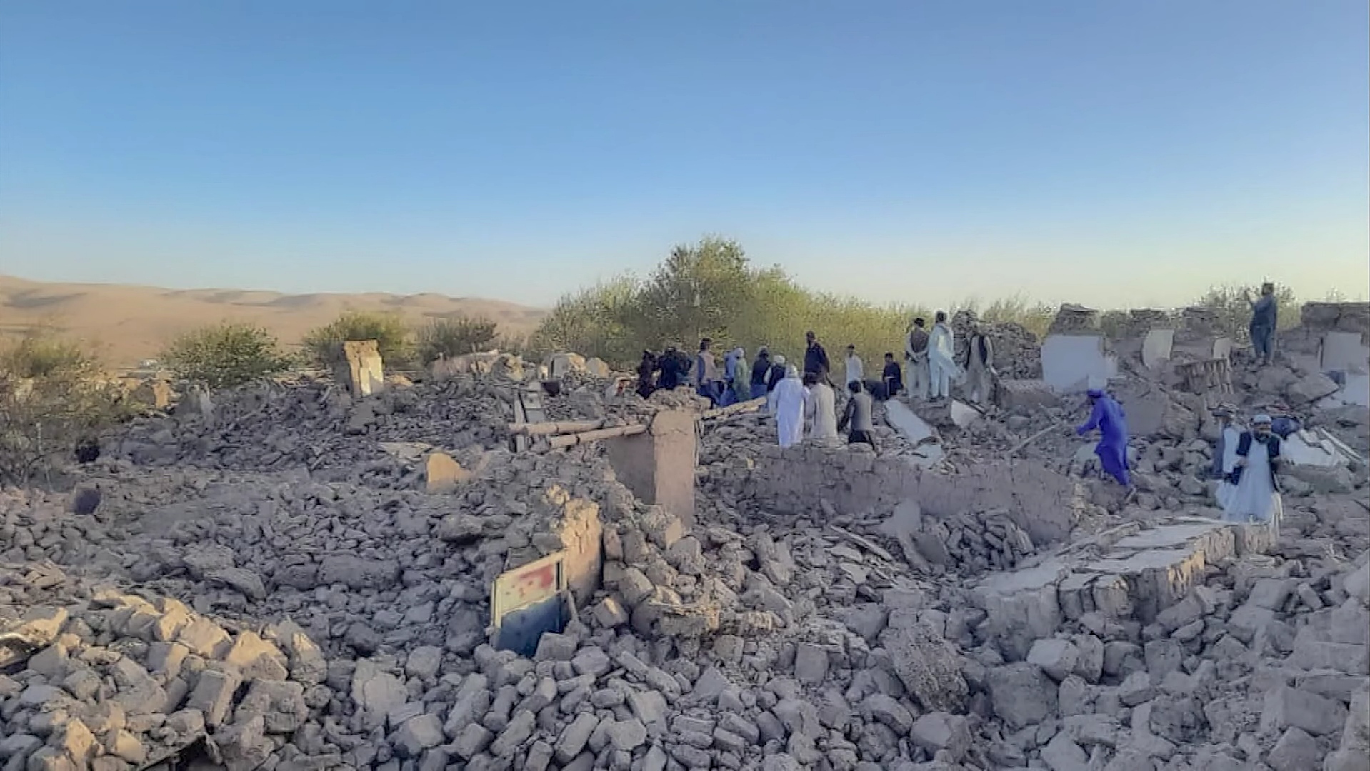 Gempa menerjang barat laut Afghanistan dengan kekuatan 6,3 magnitudo. FOTO: Tangkapan layar Youtube KHOU 11