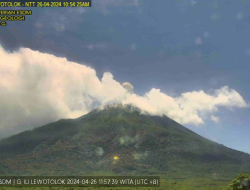 Gunung Ile Lewotolok Masih Siaga, Badan Geologi Minta Warga Tidak Beraktivitas Terlalu Dekat