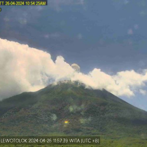 Gunung Ile Lewotolok Masih Siaga, Badan Geologi Minta Warga Tidak Beraktivitas Terlalu Dekat
