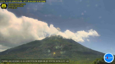 Gunung Ile Lewotolok Masih Siaga, Badan Geologi Minta Warga Tidak Beraktivitas Terlalu Dekat