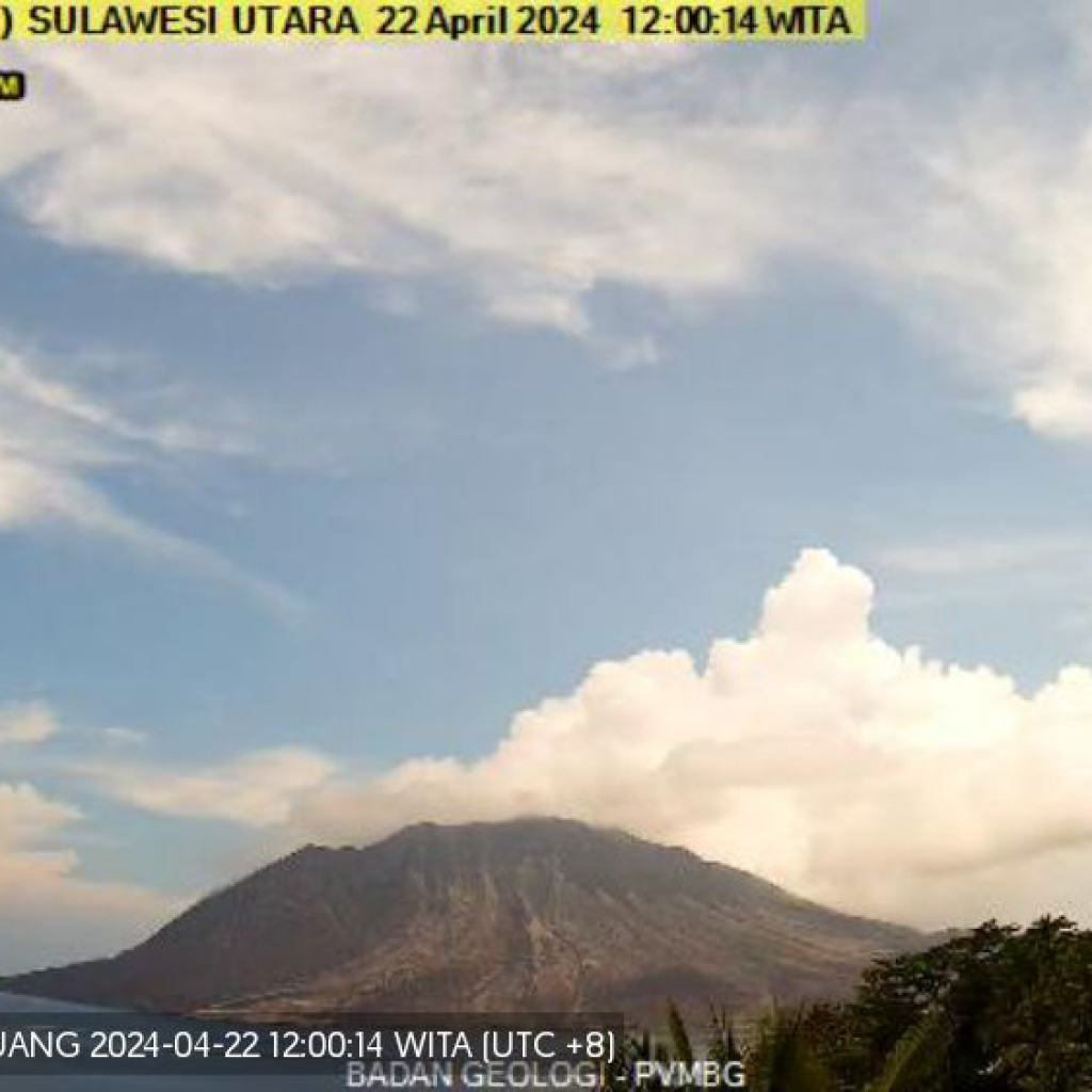 Status Gunung Ruang Turun Menjadi Siaga, BNPB: Evakuasi Tetap Penting!