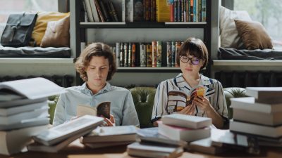 Introvert Merapat! Ini 8 Tips Mengisi Ulang Baterai Sosial yang Mudah Habis, Kamu Wajib Tahu