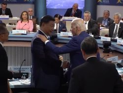 Viral! Joe Biden ke Xi Jinping Berjabat Tangan Saat Bertemu di Sela-sela APEC 2023