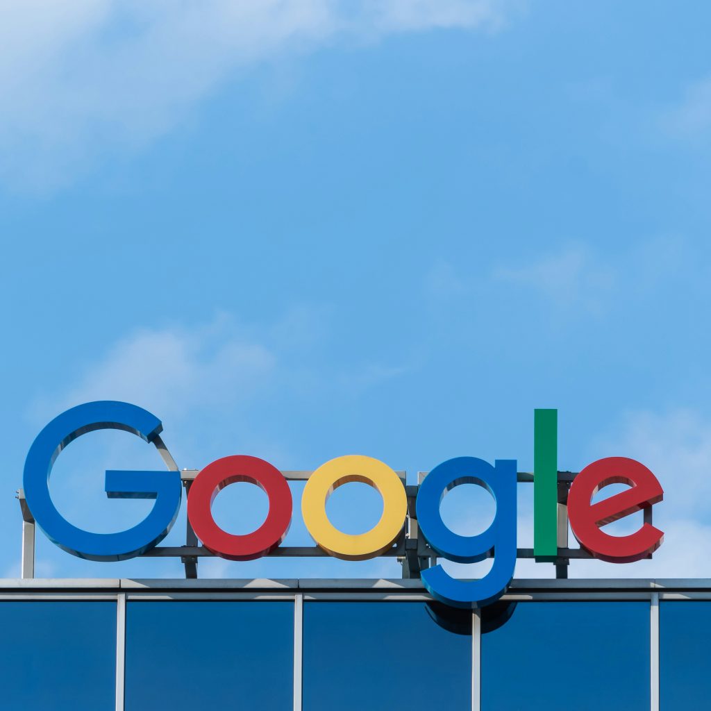 TUTURPEDIA - Puluhan Karyawan Google Dipecat Imbas Mengecam Proyek Nimbus dengan Israel