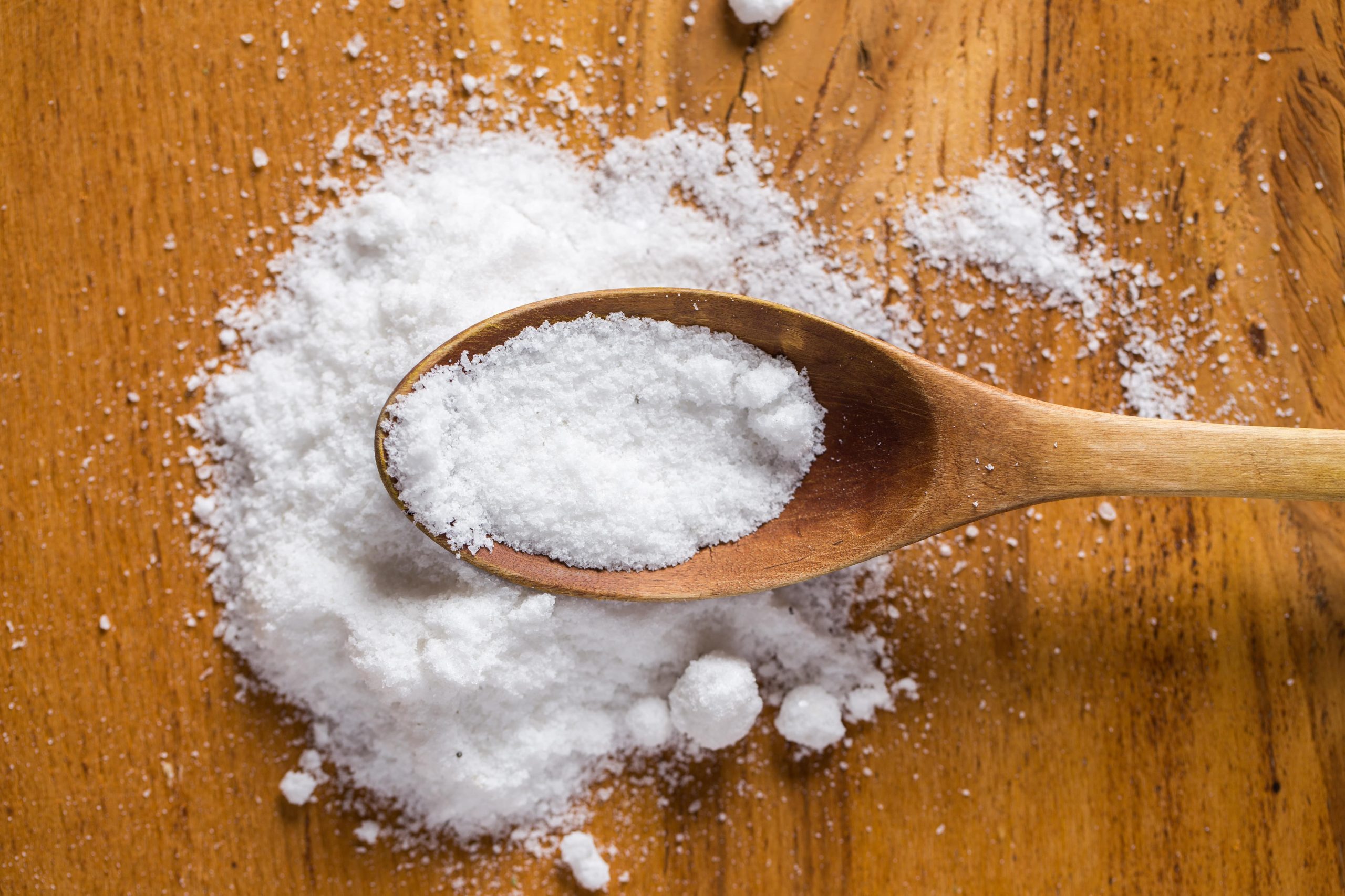 Bukan cuma bisa dipakai untuk membuat kue, baking soda juga bisa membersihkan perabotan rumahmu! Foto: Freepik.
