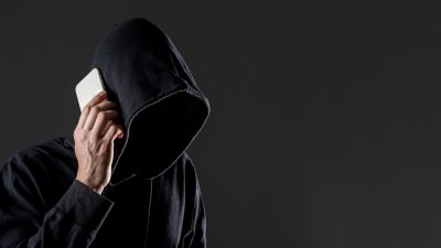 Modus penipuan CS bodong bank swasta Indonesia yang sedang marak terjadi saat ini. Foto: Freepik.com/freepik
